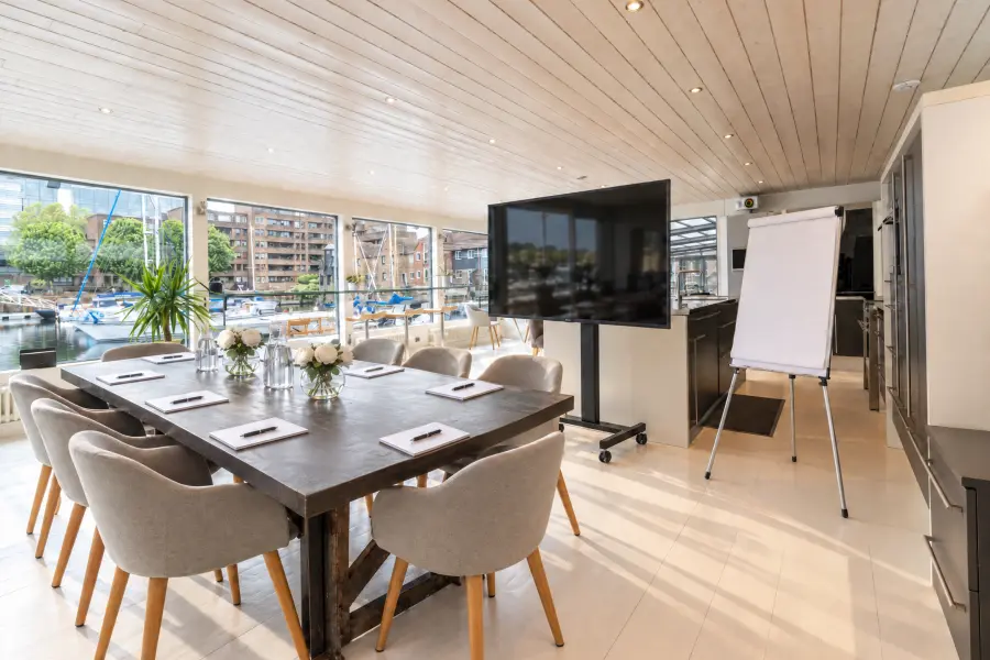 Britain's biggest houseboat in London Bridge